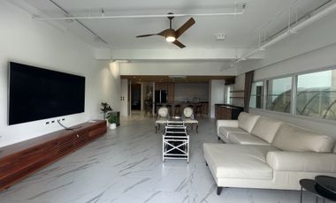 For rent 3 bedrooms condo in Watthana, Bangkok