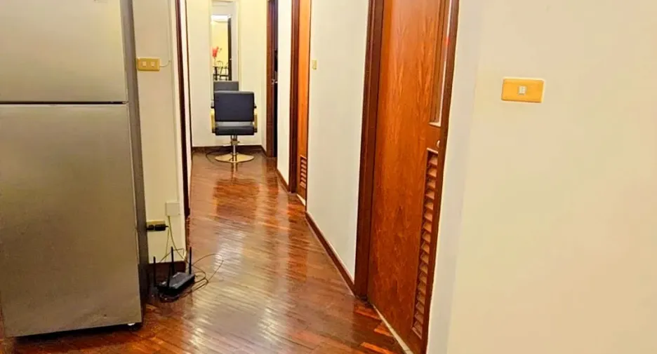 For rent 3 bedrooms apartment in Yan Nawa, Bangkok