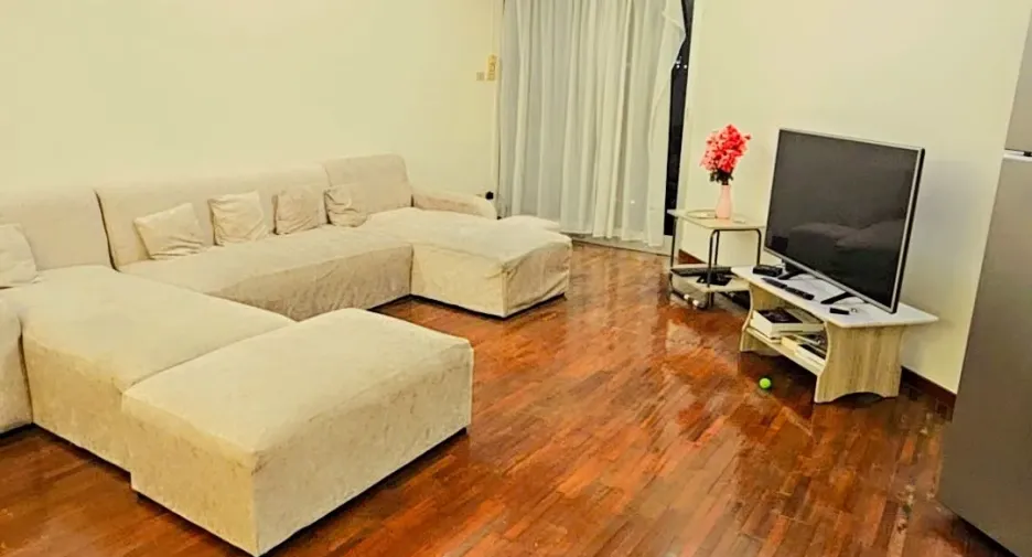 For rent 3 bedrooms apartment in Yan Nawa, Bangkok