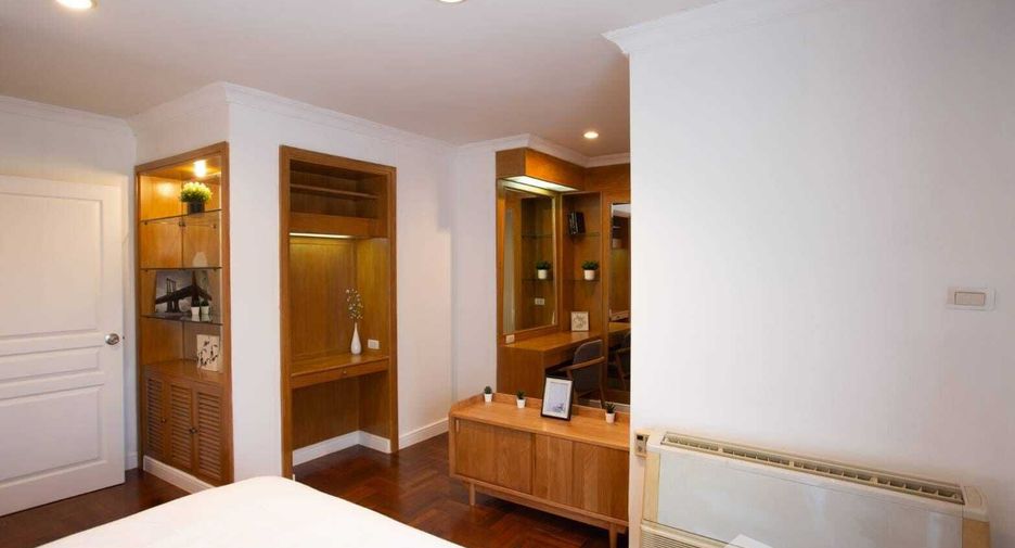 À louer 3 chambres condo à Watthana, Bangkok