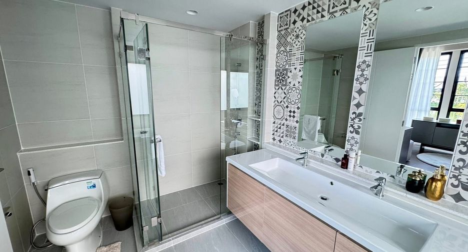 For rent 5 bedrooms house in Khlong Sam Wa, Bangkok