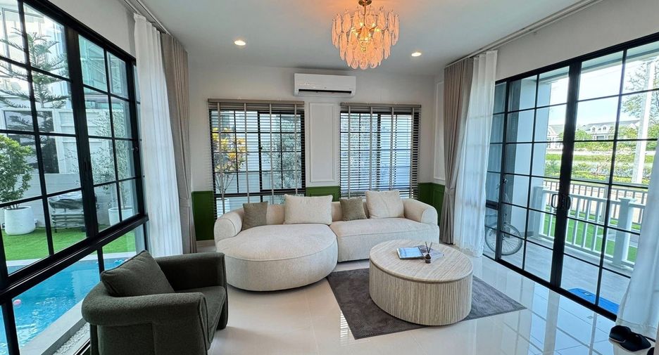 For rent 5 bedrooms house in Khlong Sam Wa, Bangkok