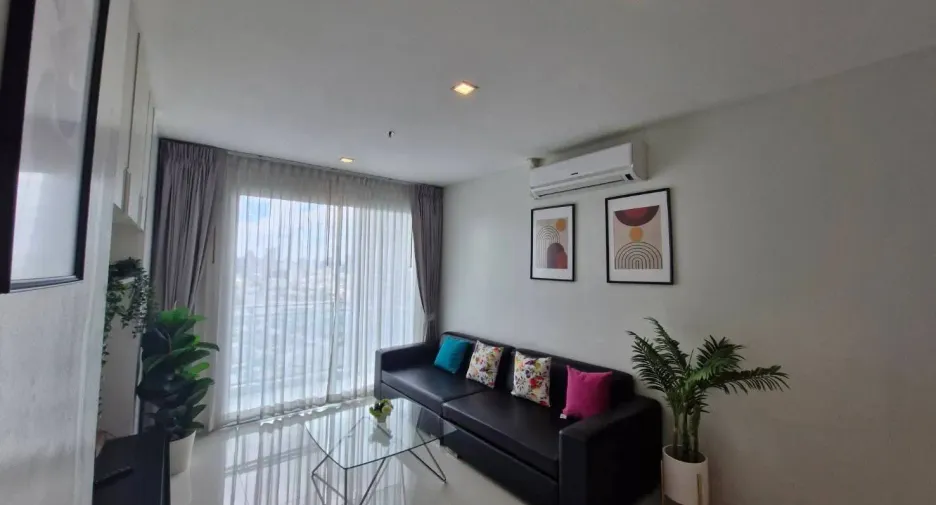 For rent 3 bedrooms condo in Khlong Toei, Bangkok