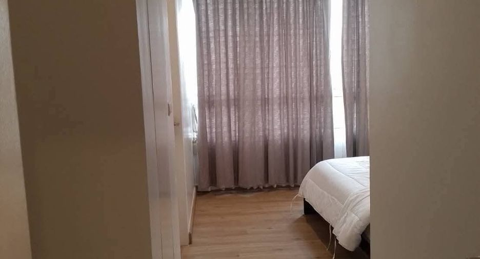 For rent 3 bedrooms condo in Khlong Toei, Bangkok