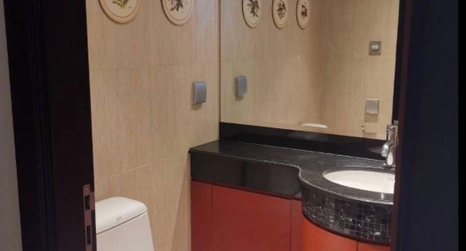 For rent 2 bedrooms condo in Sathon, Bangkok