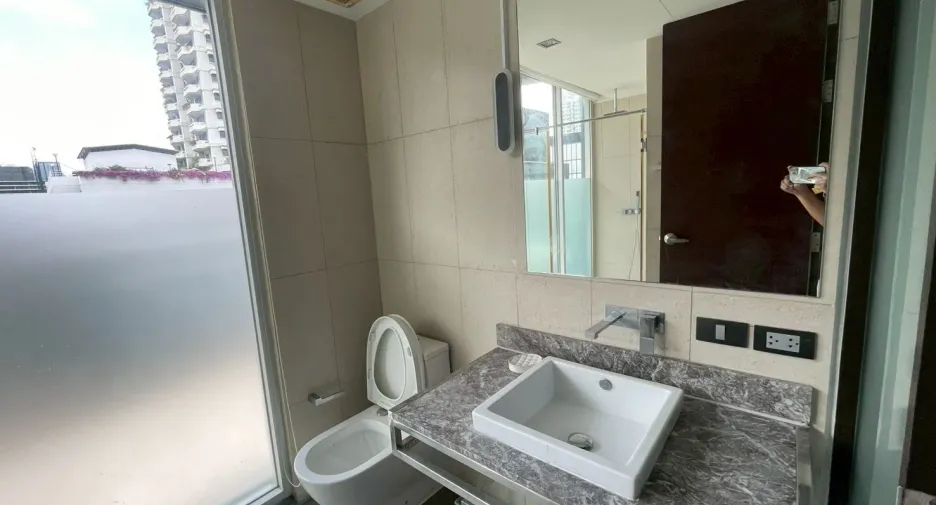 For rent 1 bed condo in Sathon, Bangkok