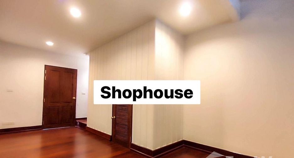 For rent 3 bedrooms retail Space in Phra Nakhon, Bangkok