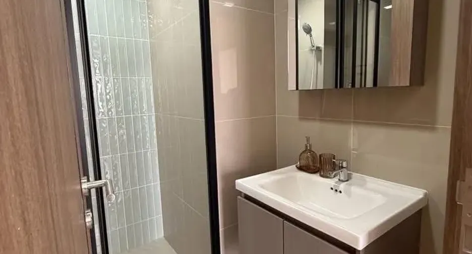 For rent 1 bed condo in Phaya Thai, Bangkok