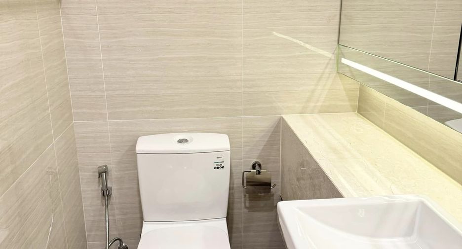 For rent 3 bedrooms condo in Watthana, Bangkok