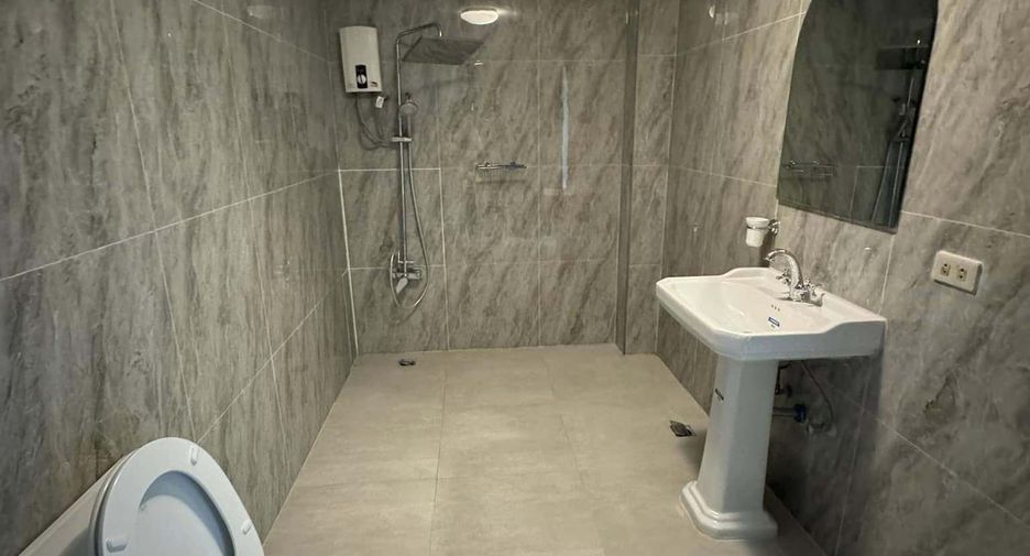 For rent 6 bedrooms condo in Suan Luang, Bangkok