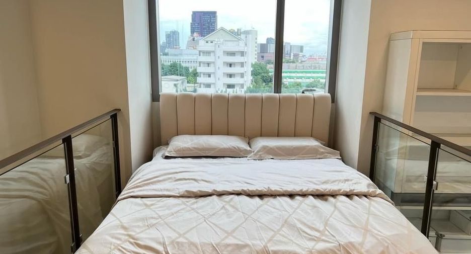 For rent 1 bed condo in Khlong Toei, Bangkok