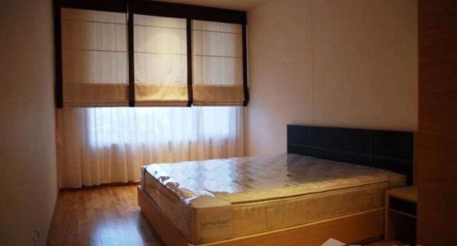For rent 2 bedrooms condo in Sathon, Bangkok