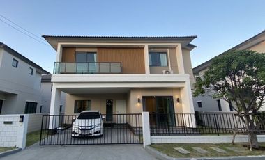 Haus zur Miete mit 4 Zimmer in Bang Phli, Samut Prakan