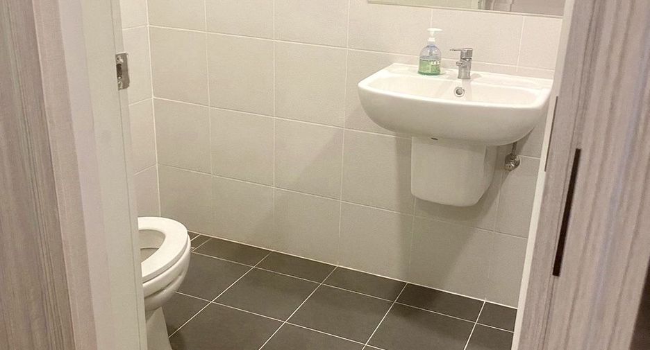 Haus zur Miete mit 4 Zimmer in Bang Phli, Samut Prakan