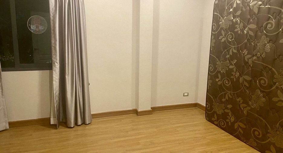 Haus zur Miete mit 4 Zimmer in Bang Phli, Samut Prakan