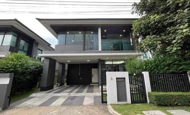 Casa en alquiler de 3 habitaciones en Bang Kapi, Bangkok