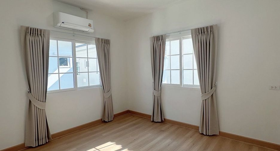 For rent 4 bedrooms house in Mueang Samut Prakan, Samut Prakan