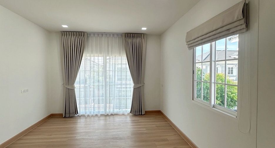 For rent 4 bedrooms house in Mueang Samut Prakan, Samut Prakan