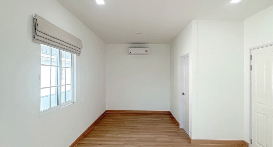 For rent 4 bedrooms house in Mueang Samut Prakan, Samut Prakan