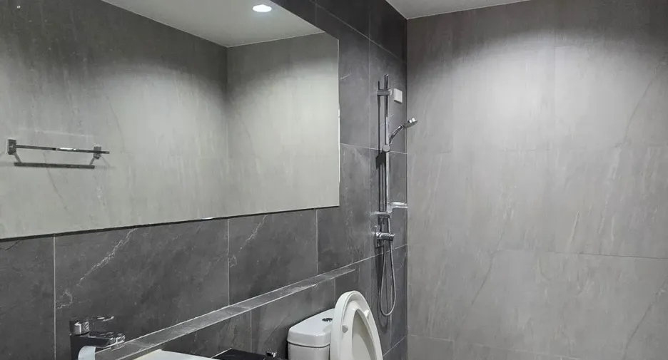 For rent 4 bedrooms townhouse in Don Mueang, Bangkok