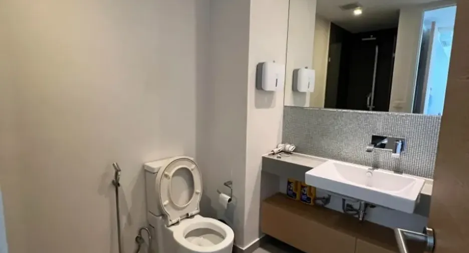 For rent 1 bed condo in Khlong Toei, Bangkok