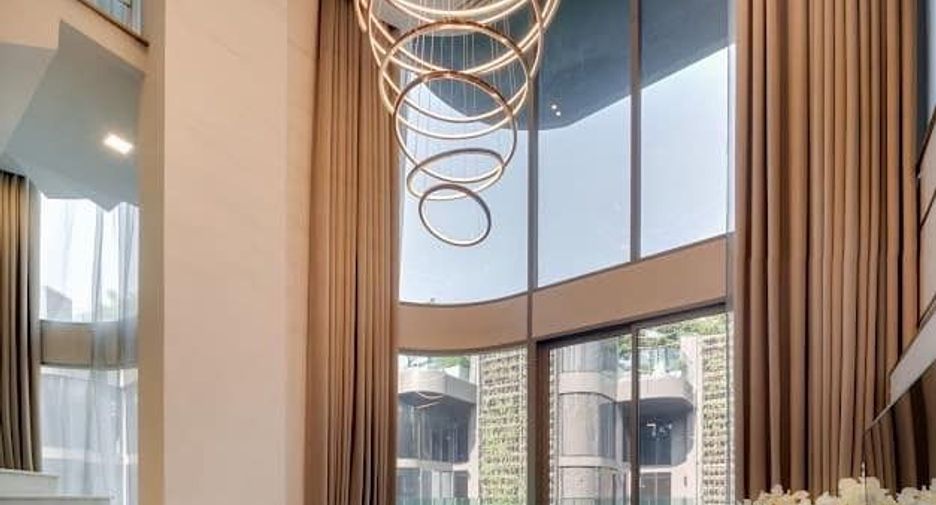 For rent 3 bedrooms condo in Watthana, Bangkok