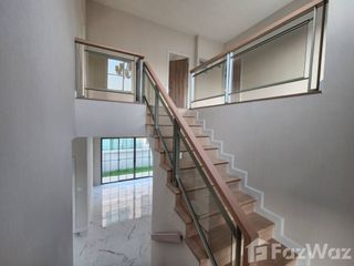 For rent 4 bedrooms house in Lat Krabang, Bangkok