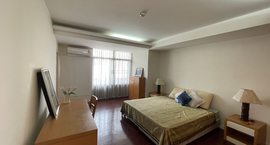 For rent 3 bedrooms apartment in Khlong Toei, Bangkok