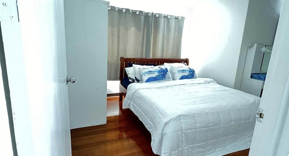 For rent 2 bedrooms condo in Watthana, Bangkok