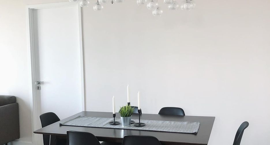 For rent 2 bedrooms condo in Thon Buri, Bangkok