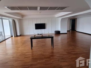 For rent 4 bedrooms condo in Watthana, Bangkok