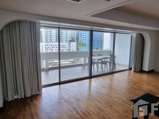 For rent 4 bedrooms condo in Watthana, Bangkok