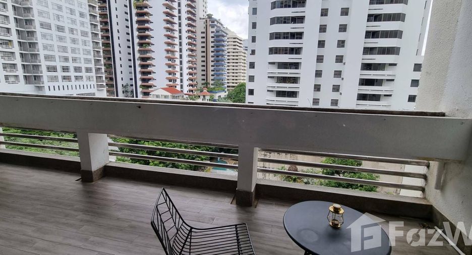 Condo en alquiler de 4 habitaciones en Watthana, Bangkok