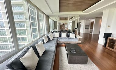 For rent 3 bedrooms condo in Pathum Wan, Bangkok