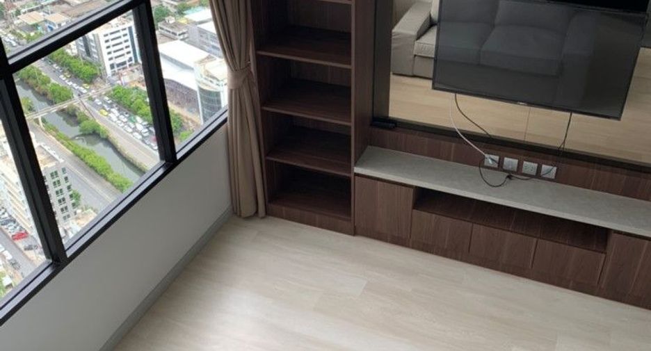 For rent 1 bed condo in Sathon, Bangkok
