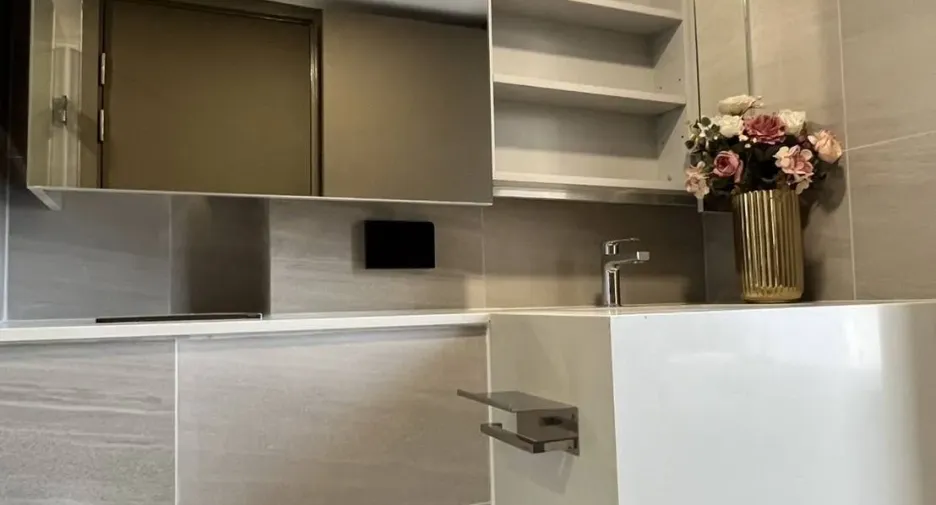 Condo en alquiler de 2 habitaciones en Khlong Toei, Bangkok