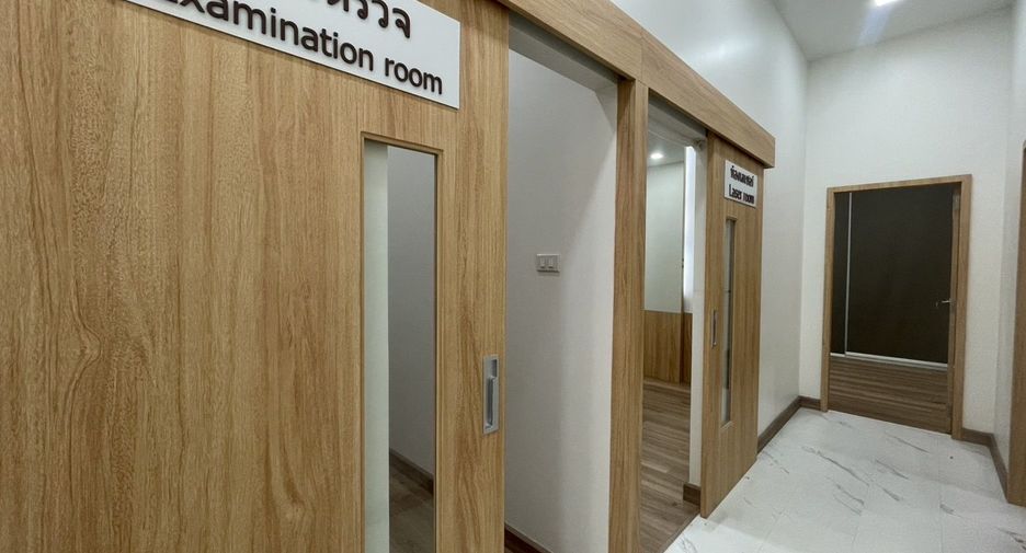 For rent retail Space in Bang Na, Bangkok
