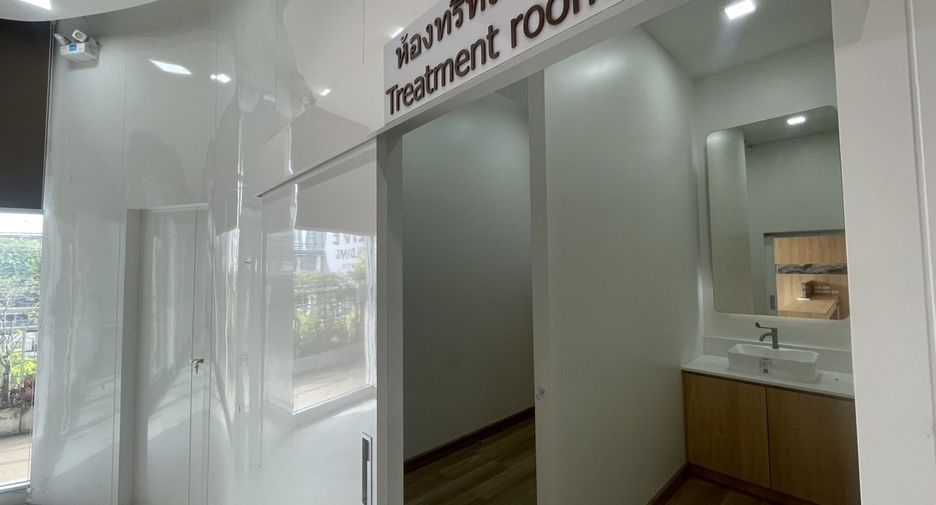 For rent retail Space in Bang Na, Bangkok