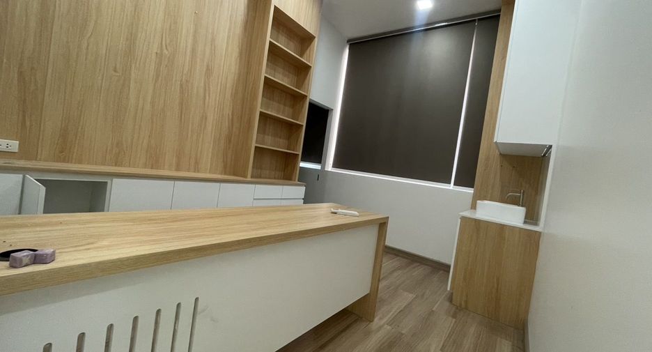 For rent retail Space in Bang Na, Bangkok