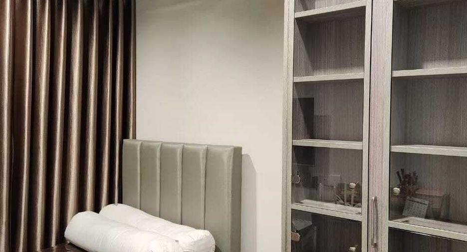 For rent 2 bedrooms condo in Thon Buri, Bangkok