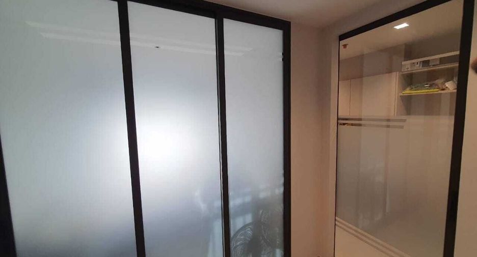 For rent 2 bedrooms condo in Thon Buri, Bangkok