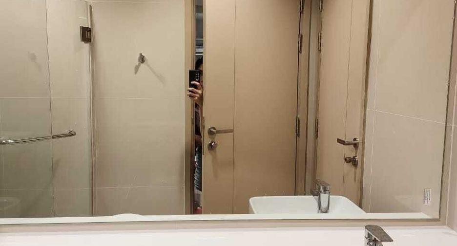 For rent 2 bedrooms condo in Thon Buri, Bangkok