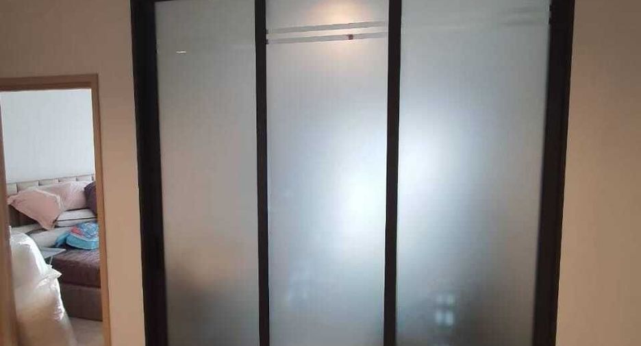 For rent 2 bedrooms condo in Thon Buri, Bangkok
