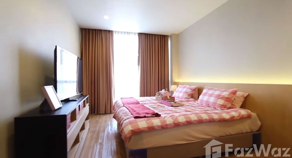 For rent 3 bedrooms apartment in Khlong Toei, Bangkok