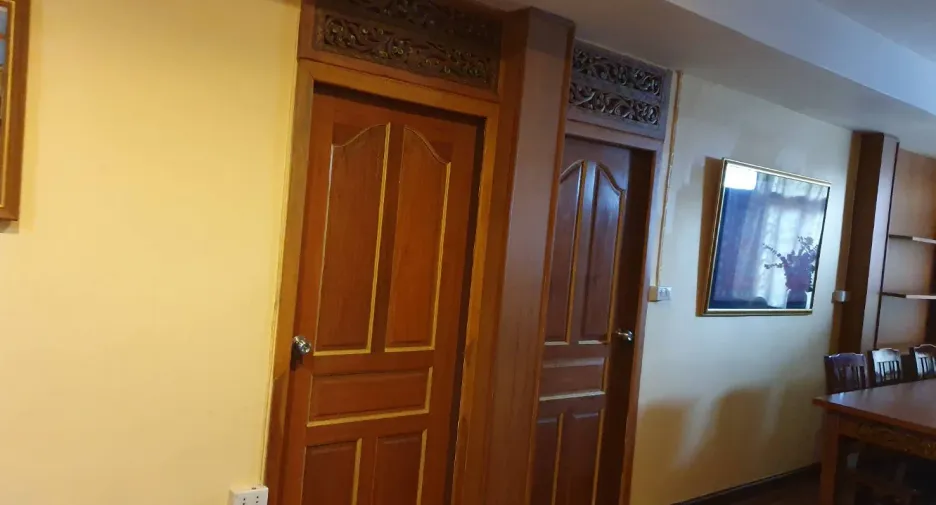 À louer 3 chambres maison à Din Daeng, Bangkok
