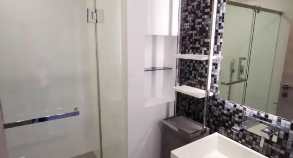 For rent 2 bedrooms condo in Bang Rak, Bangkok
