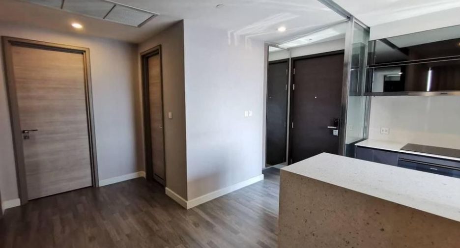 For rent 2 bedrooms condo in Bang Rak, Bangkok