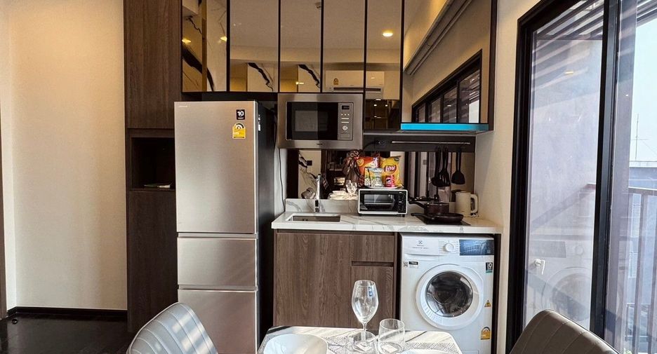 For rent 2 ベッドルーム condo in Watthana, Bangkok