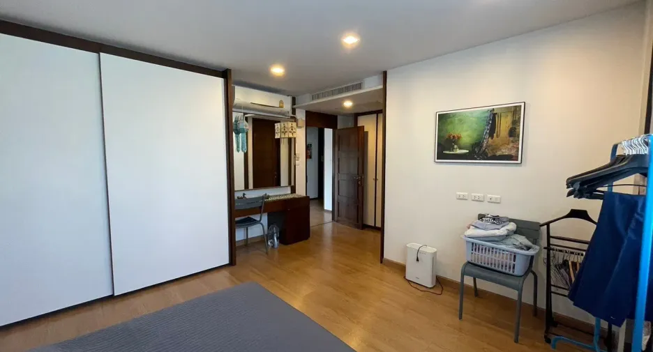 For rent 4 bedrooms villa in Watthana, Bangkok