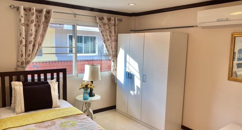 For rent 4 bedrooms townhouse in Prawet, Bangkok